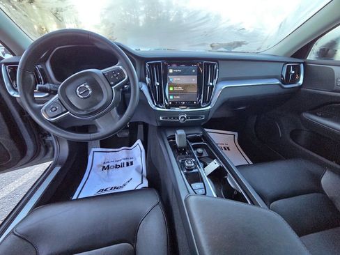 Used 2024 Volvo S60 B5 Core image 11