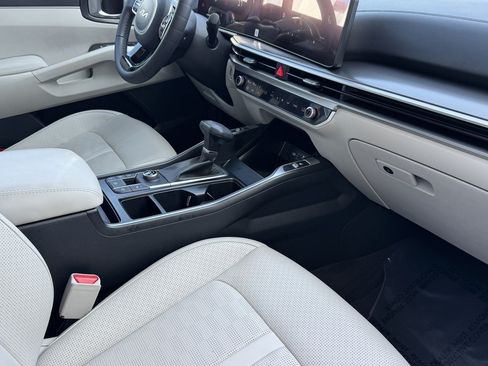 Used 2025 Kia Sorento S w/ Panoramic Sunroof Package FWD image 36