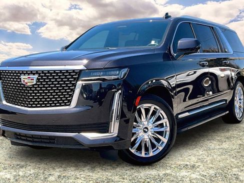 Used 2024 Cadillac Escalade ESV Premium Luxury w/ Performance Package RWD image 3