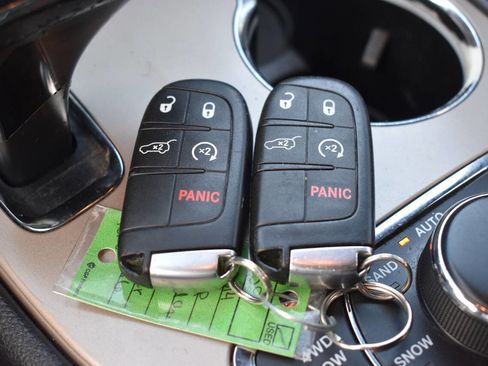 Used 2014 Jeep Grand Cherokee Limited image 34