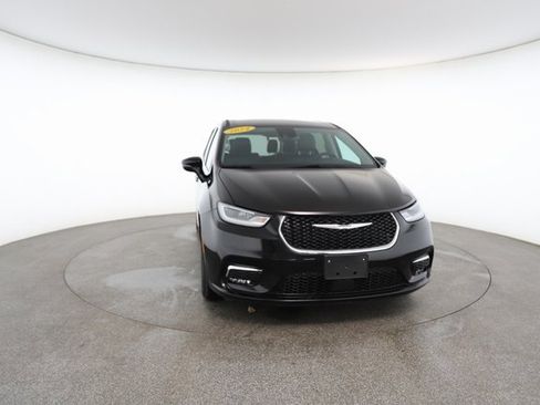 Used 2024 Chrysler Pacifica Touring-L image 29