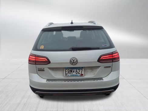 Certified 2019 Volkswagen Golf Alltrack S image 4