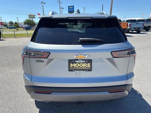 New 2026 Chevrolet Equinox LT w/ Convenience Package II FWD image 7