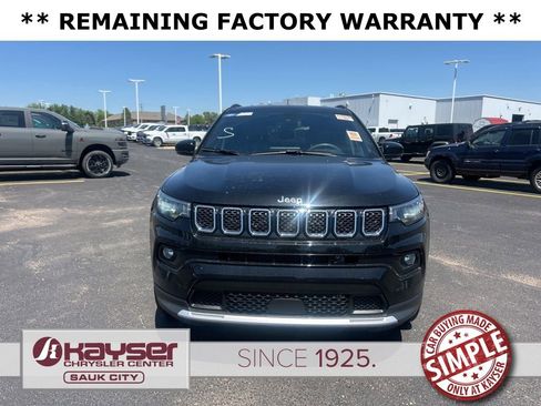 Used 2024 Jeep Compass Limited AWD/4WD image 3