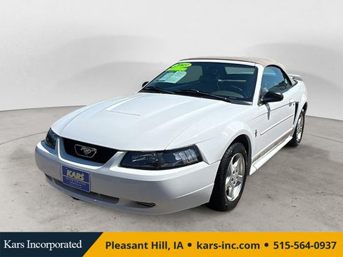 Used 2003 Ford Mustang Convertible RWD image 1