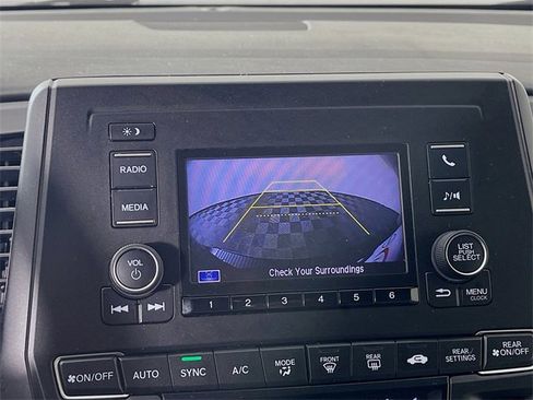 Used 2018 Honda Odyssey LX image 14