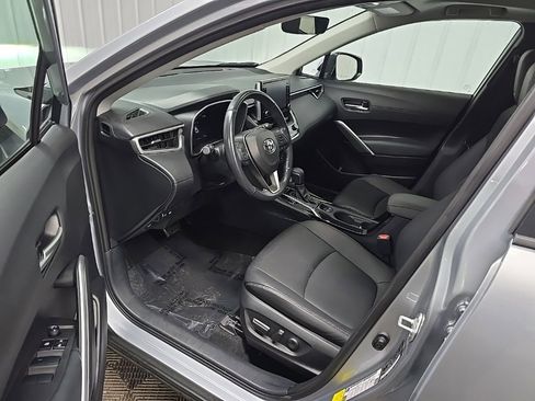 Used 2022 Toyota Corolla Cross XLE image 29