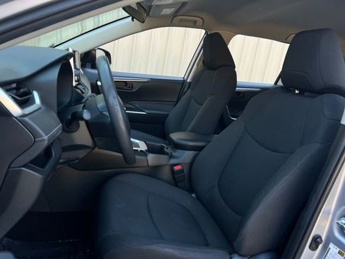 Used 2023 Toyota RAV4 LE image 12