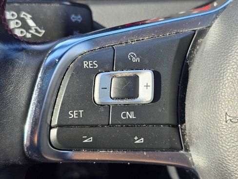 Used 2016 Volkswagen GTI SE image 31