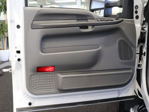 Used 2002 Ford F350 XLT image 64