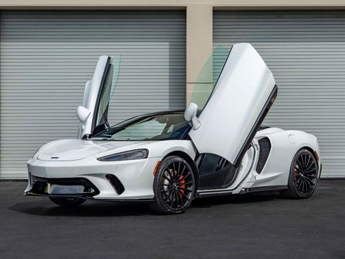 Used 2020 McLaren GT RWD image 5