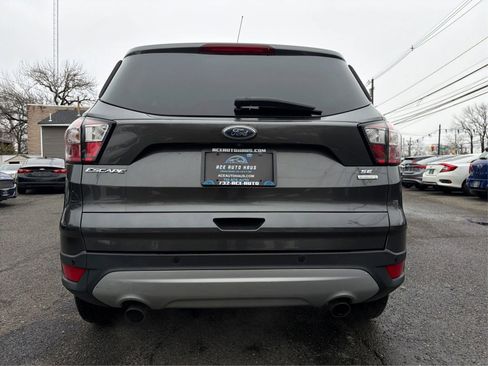 Used 2018 Ford Escape SE image 15