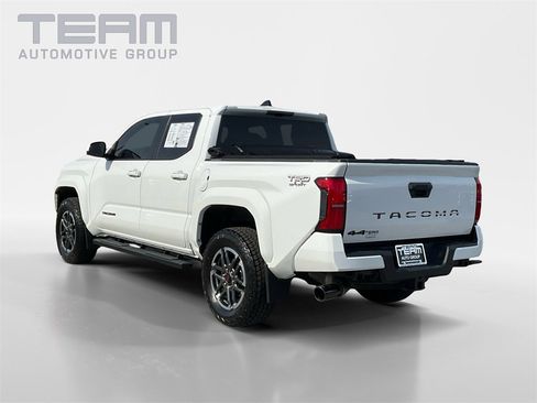 Used 2025 Toyota Tacoma TRD Sport image 5