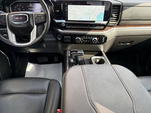 Used 2025 GMC Sierra 1500 Elevation w/ Elevation Premium Package image 11