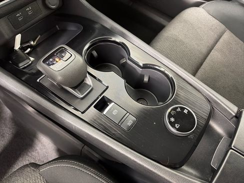 Used 2024 Nissan Rogue SV AWD/4WD image 23