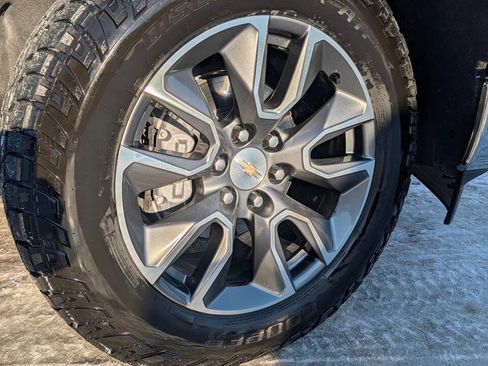 Used 2025 Chevrolet Silverado 1500 LT image 14