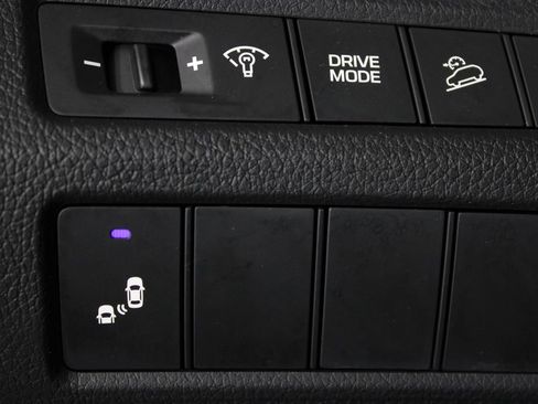 Used 2017 Hyundai Santa Fe Sport FWD image 22