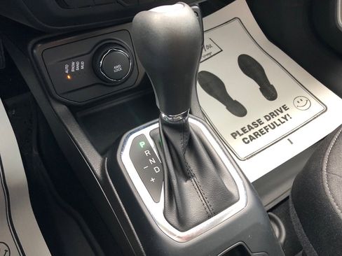 Used 2021 Jeep Renegade Latitude image 25