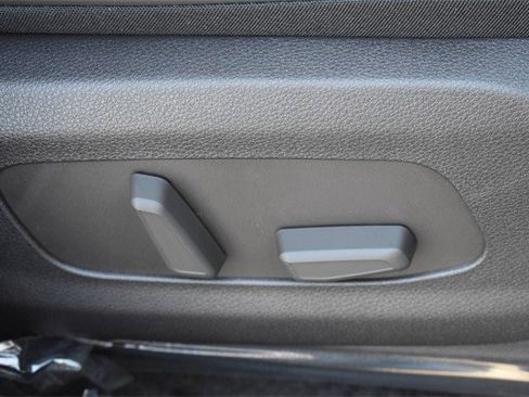 New 2026 Kia Carnival EX image 12