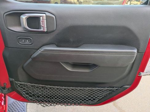 Used 2021 Jeep Wrangler Unlimited Sahara image 36