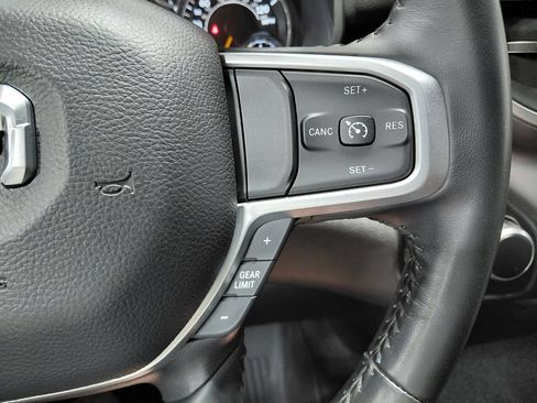 Used 2022 RAM 1500 Big Horn AWD/4WD image 35