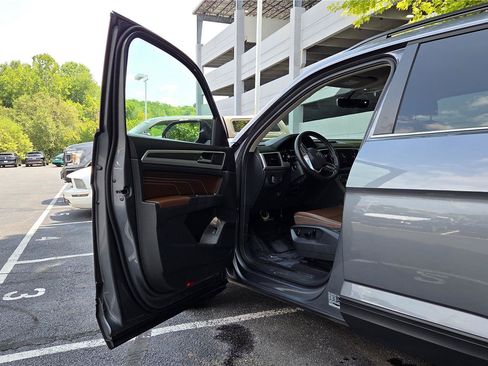Certified 2023 Volkswagen Atlas SE AWD/4WD image 12