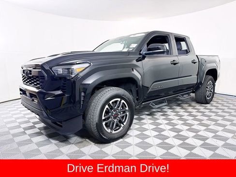 Certified 2025 Toyota Tacoma TRD Sport RWD image 3