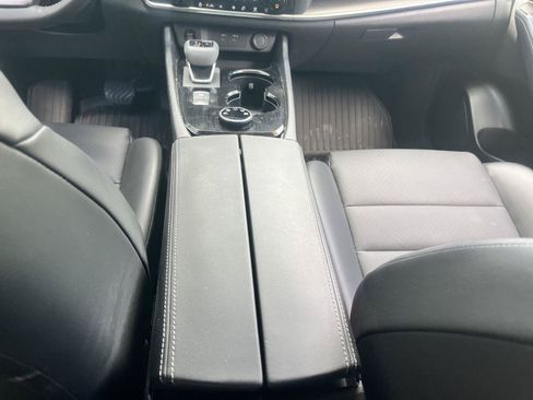Used 2025 Nissan Rogue SV w/ SV Premium Package AWD/4WD image 59