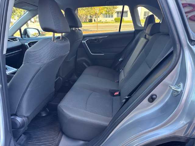 Used 2024 Toyota RAV4 LE AWD/4WD image 26