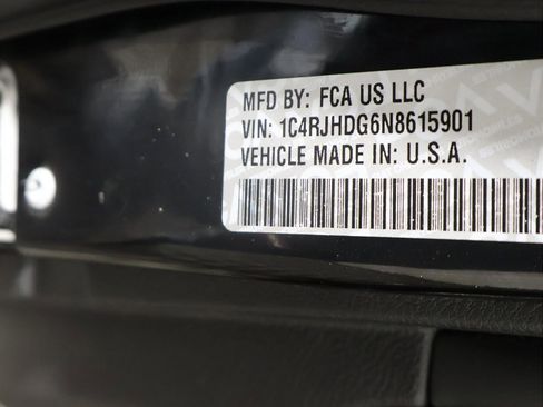 Used 2022 Jeep Grand Cherokee Overland w/ Luxury Tech Group IV image 61