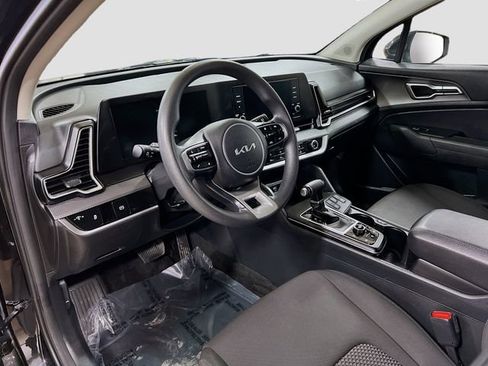 Certified 2024 Kia Sportage LX image 9