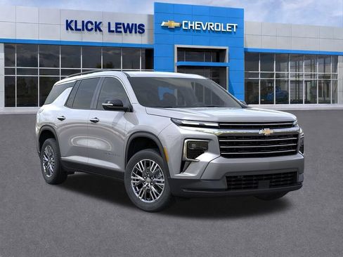 New 2026 Chevrolet Traverse LT w/ Driver Confidence Package AWD/4WD image 7