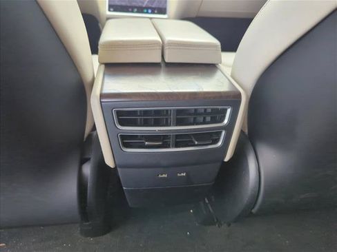Used 2018 Tesla Model X 75D AWD/4WD image 16