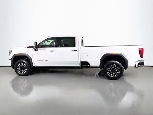 New 2025 GMC Sierra 3500 Denali Ultimate image 4