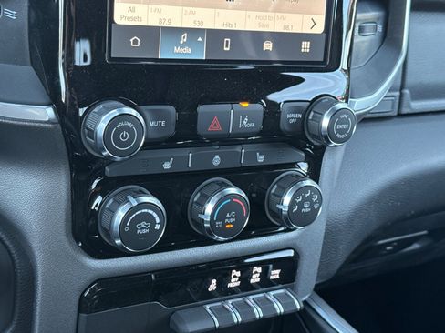 New 2026 RAM 1500 4x4 Crew Cab image 18