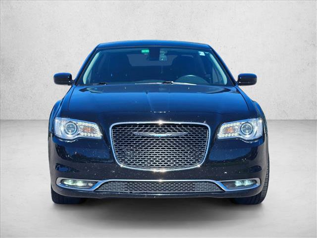 Used 2022 Chrysler 300 Touring RWD image 2