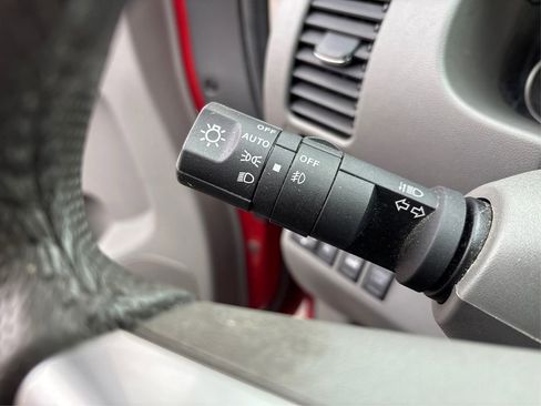 Used 2015 Nissan Frontier SL image 25