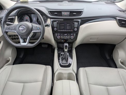 Used 2019 Nissan Rogue Sport SL w/ Premium Package FWD image 12