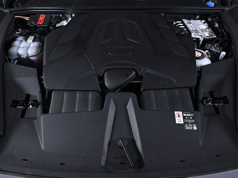 Used 2026 Porsche Cayenne E-Hybrid Coupe image 24