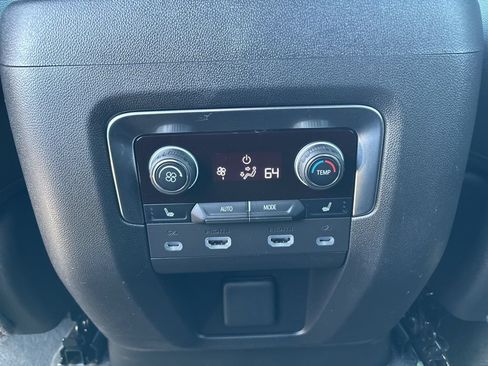 Used 2024 Chevrolet Tahoe Premier AWD/4WD image 39