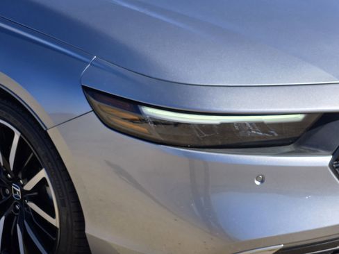 Used 2023 Honda Accord Touring image 11