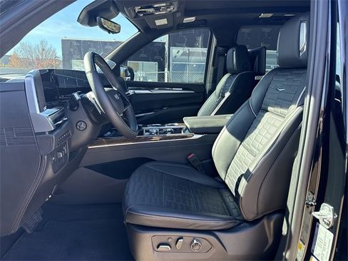 Certified 2025 Cadillac Escalade ESV Premium Luxury Platinum w/ LPO, Floor Liner Package image 9