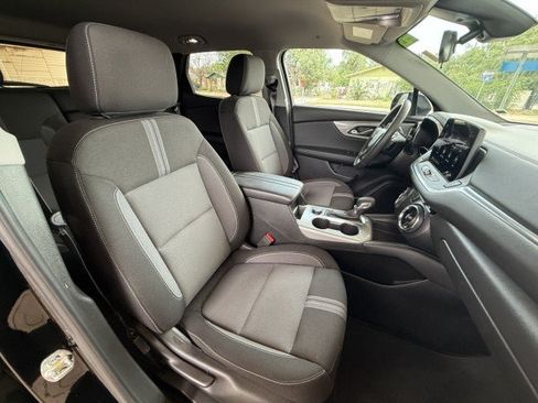 Used 2025 Chevrolet Blazer LT FWD image 37