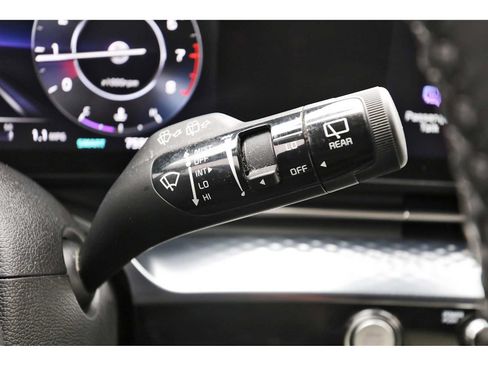 Used 2023 Kia Carnival SX Prestige FWD image 17