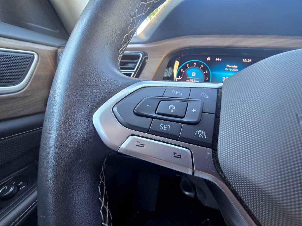 Used 2025 Volkswagen Atlas SE AWD/4WD image 25