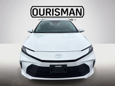 Used 2025 Toyota Camry LE FWD image 2