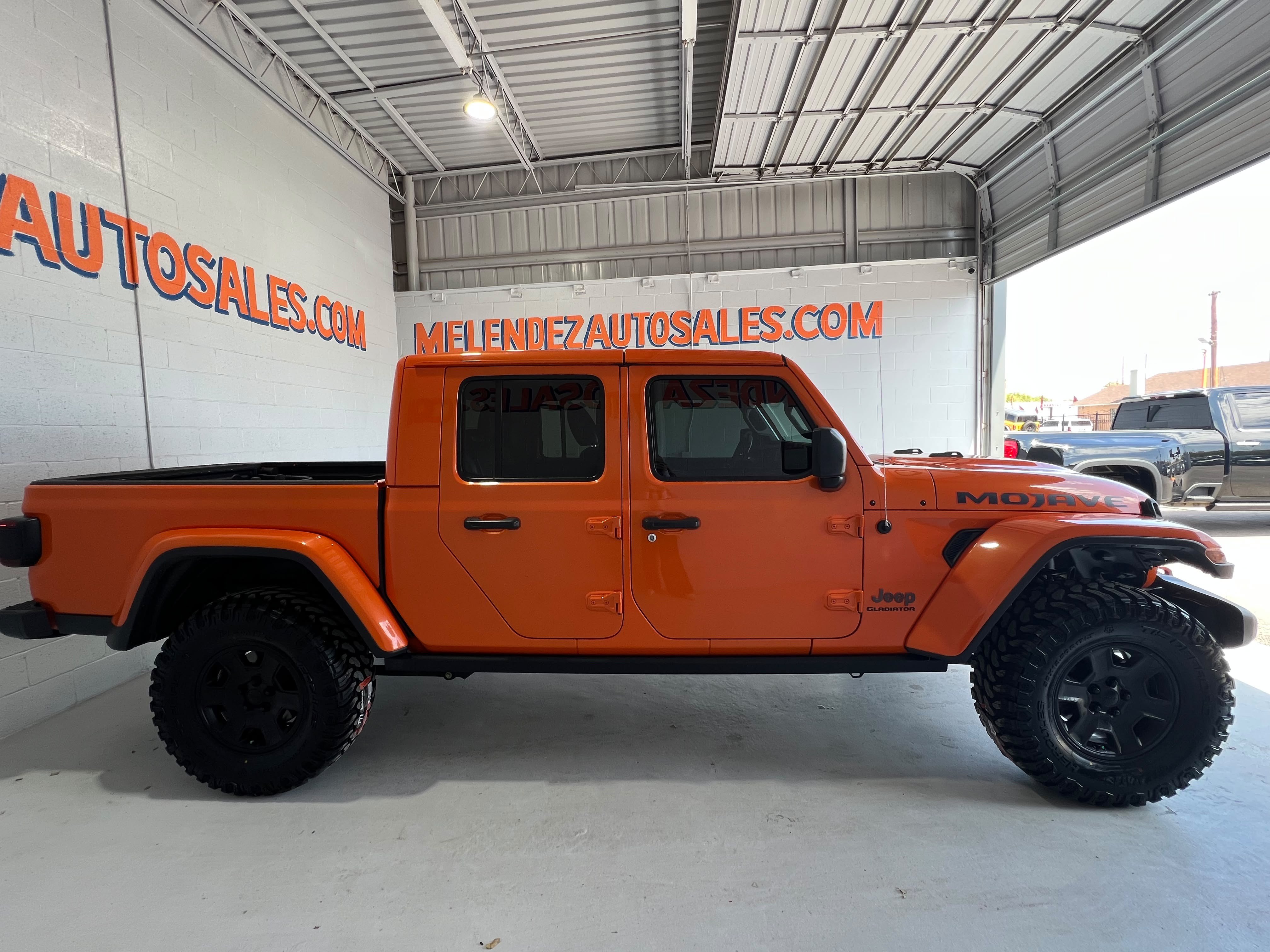 Used 2020 Jeep Gladiator Mojave AWD/4WD image 7