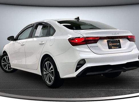 Used 2023 Kia Forte LXS image 4