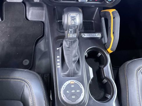 Used 2024 Ford Bronco Badlands image 25