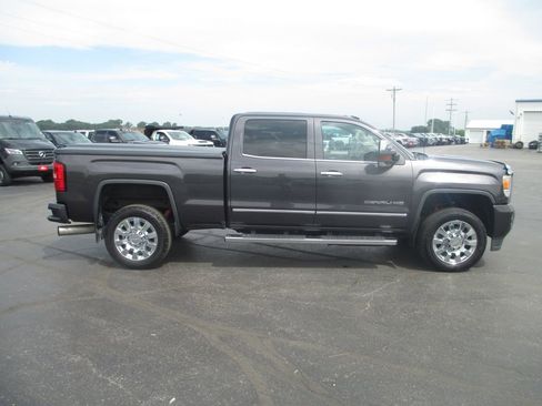 Used 2016 GMC Sierra 2500 Denali w/ Duramax Plus Package AWD/4WD image 2